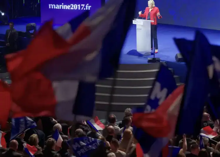 Marine Le Pen durante actividad